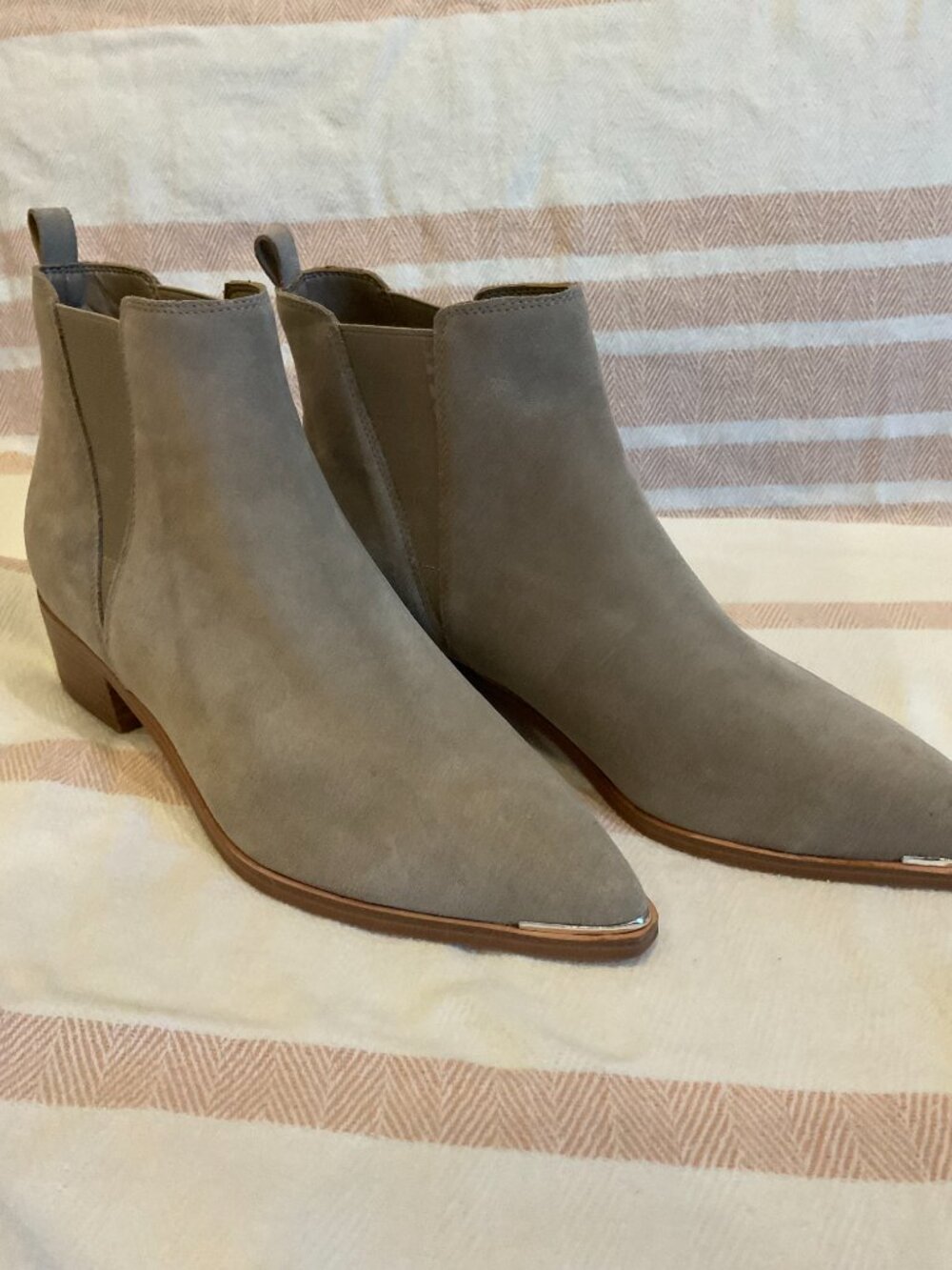 Marc Fisher LTD Suede Chelsea Ankle Boot Taupe Size 9 Metal Toe Cap